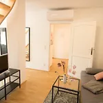 Penthouse near Schoenbrunn with large terrace! N43